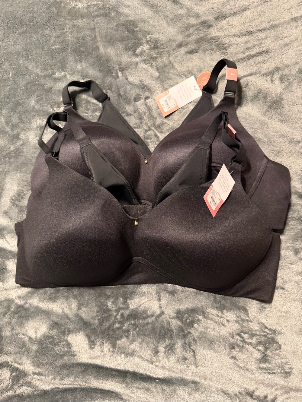Seamless Black No-Wire Bras
